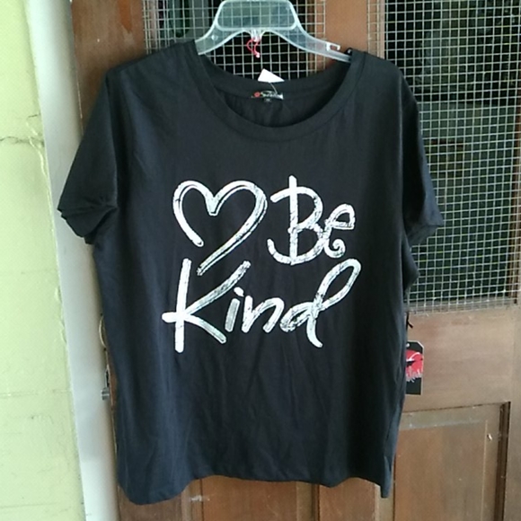 Nwt "Be Kind " Black Tshirt (1X) - Picture 2 of 4